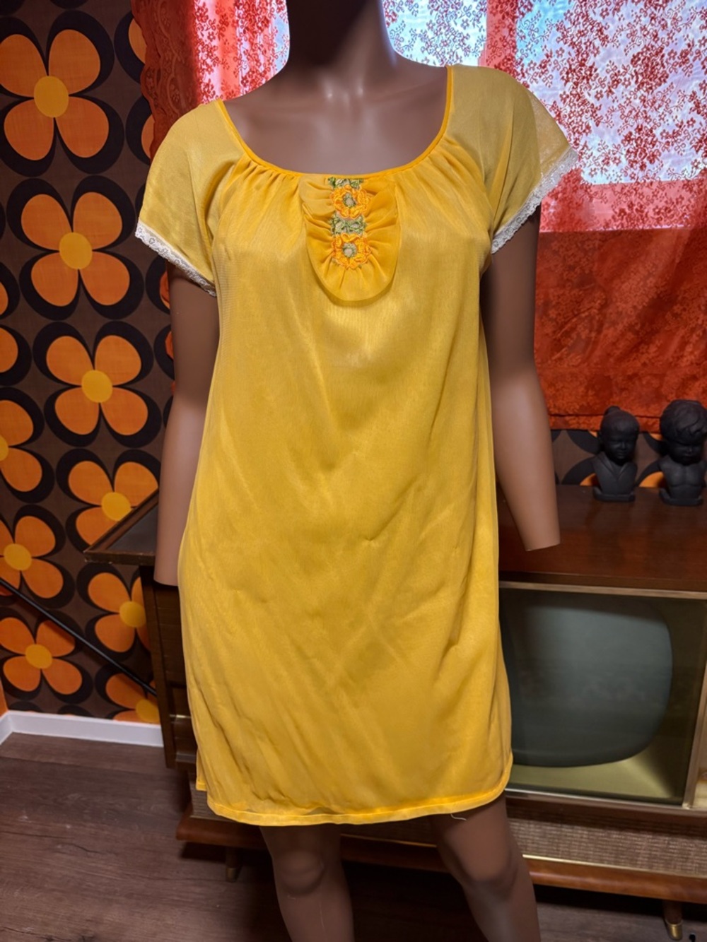 Vintage 60s Yellow Nightgown!